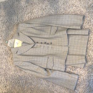 EUC Tahari suit
